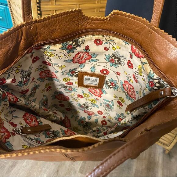 Latico Brown Leather Tote Bag zippered top Classic Design hidden pocket - Picture 5 of 9